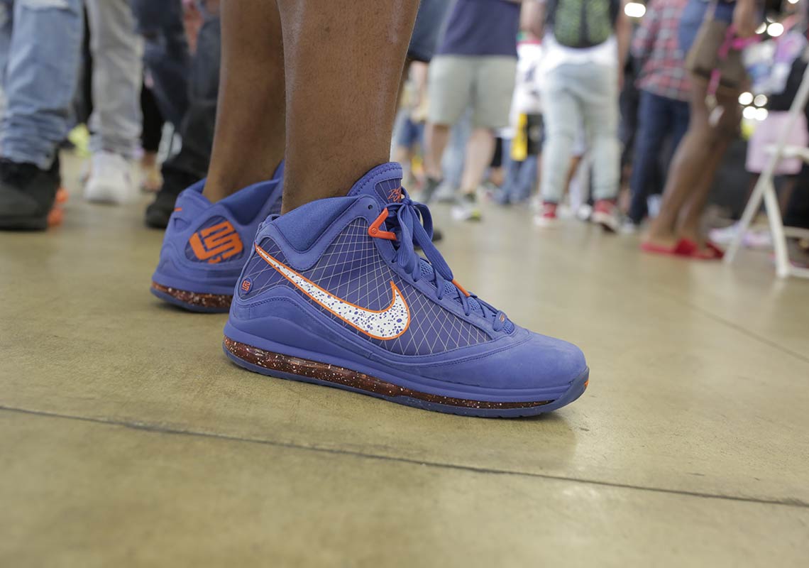 Sneaker Con Dallas On Foot 27