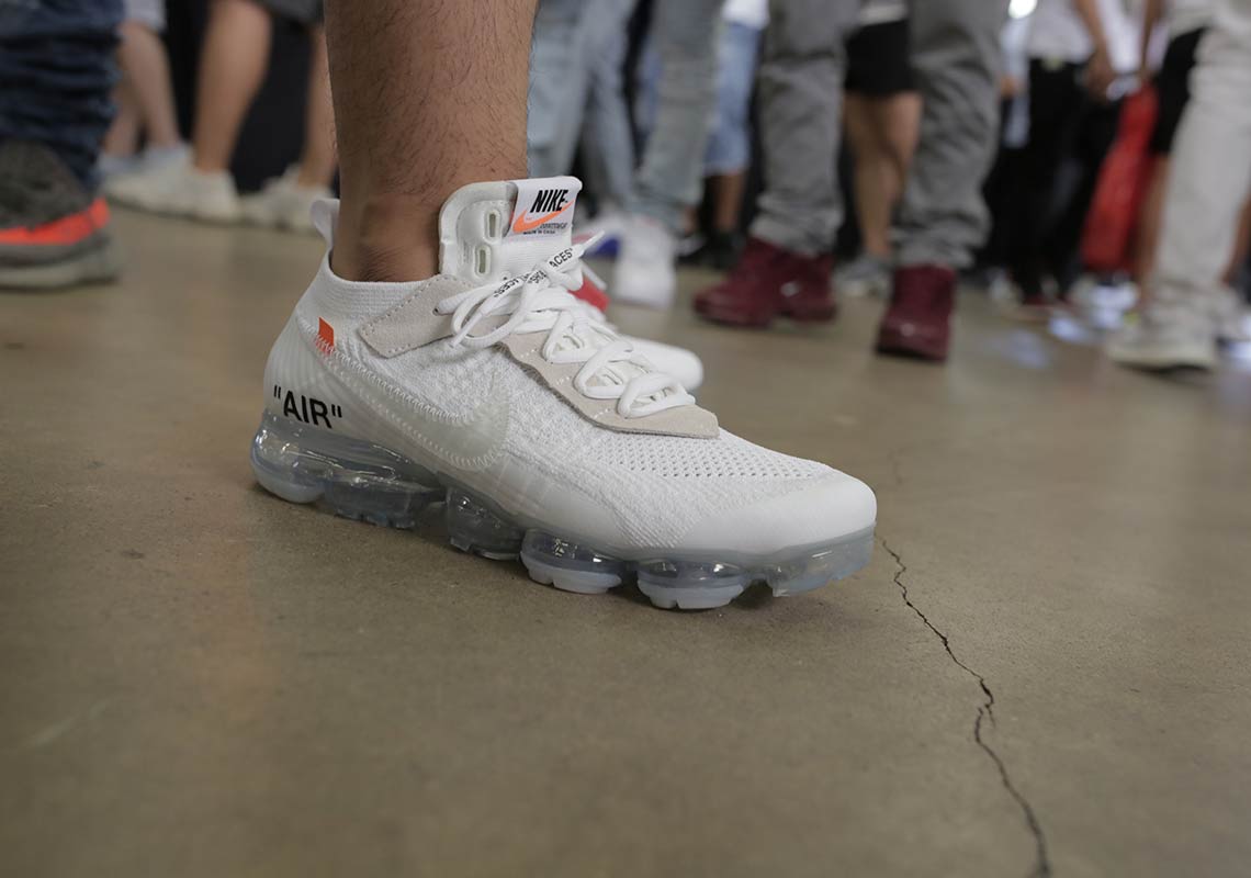 Sneaker Con Dallas On Foot 38