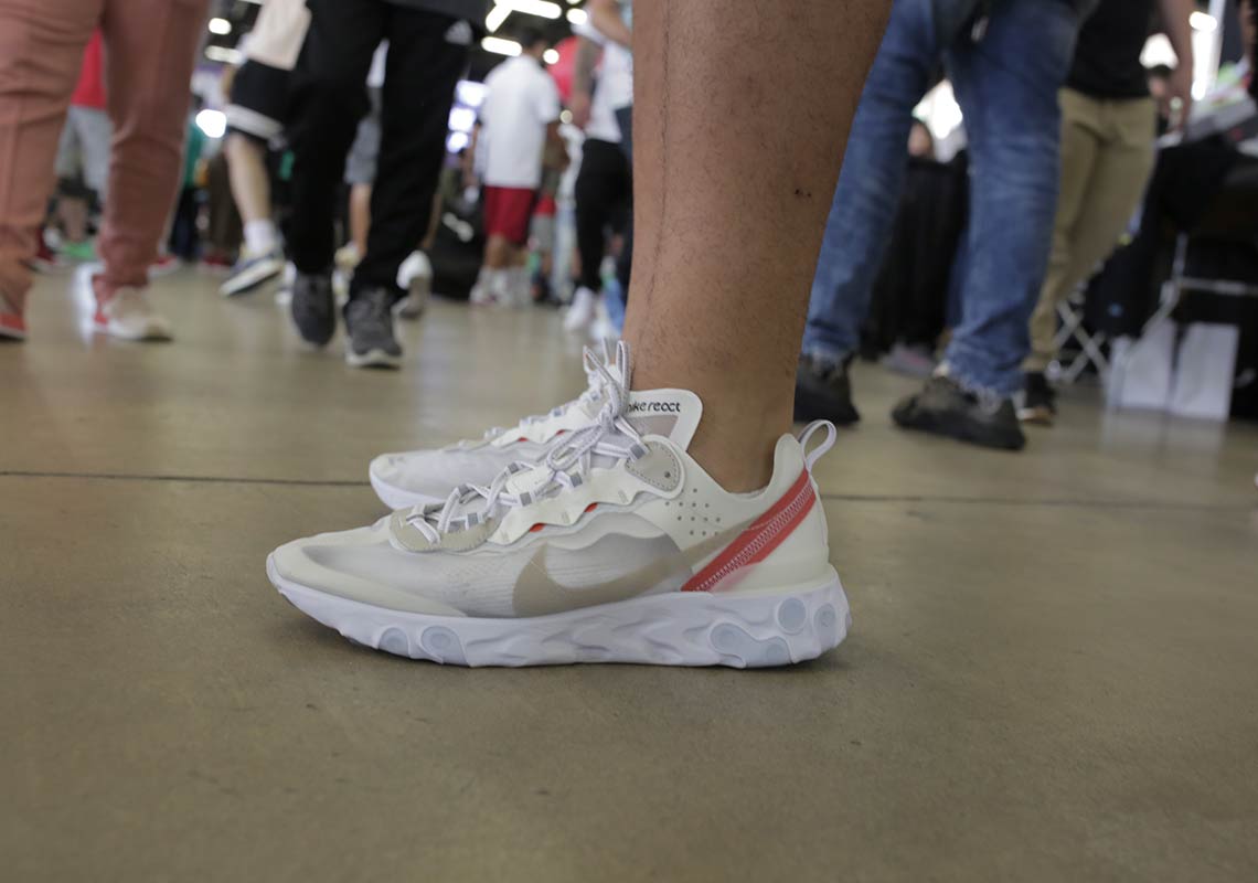 Sneaker Con Dallas On Foot 40