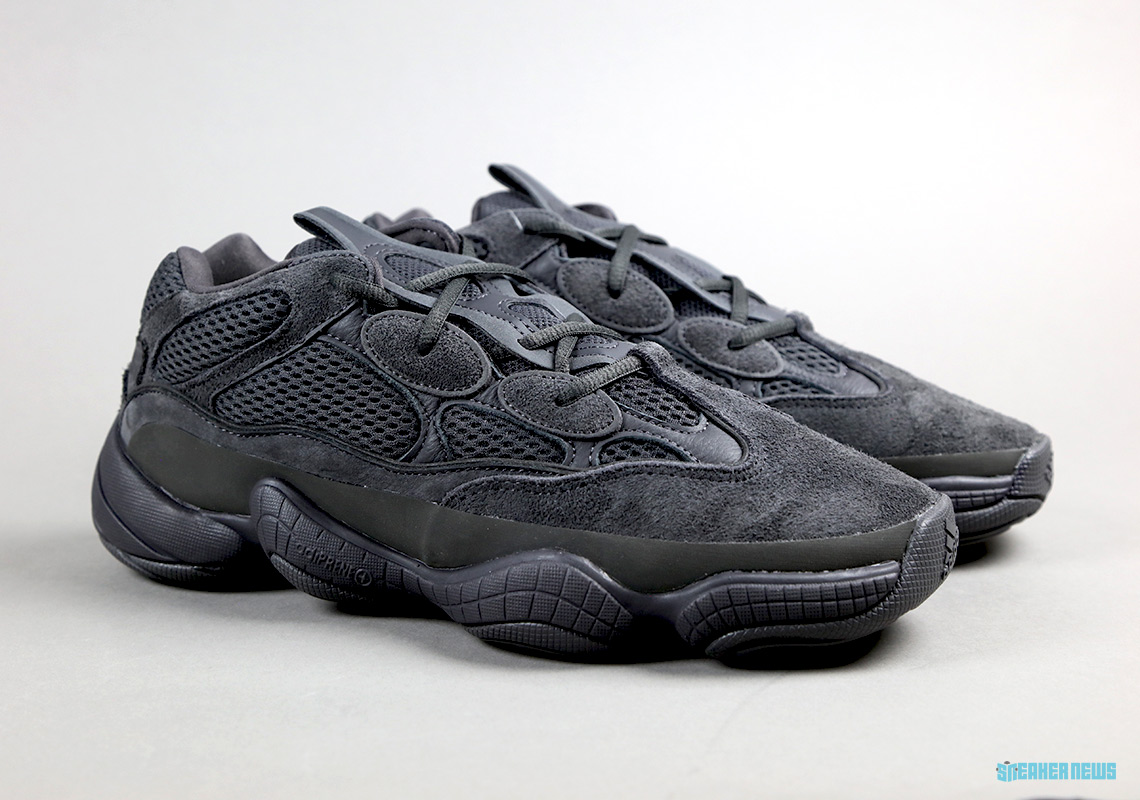 Unboxing The adidas Yeezy 500 "Utility Black"