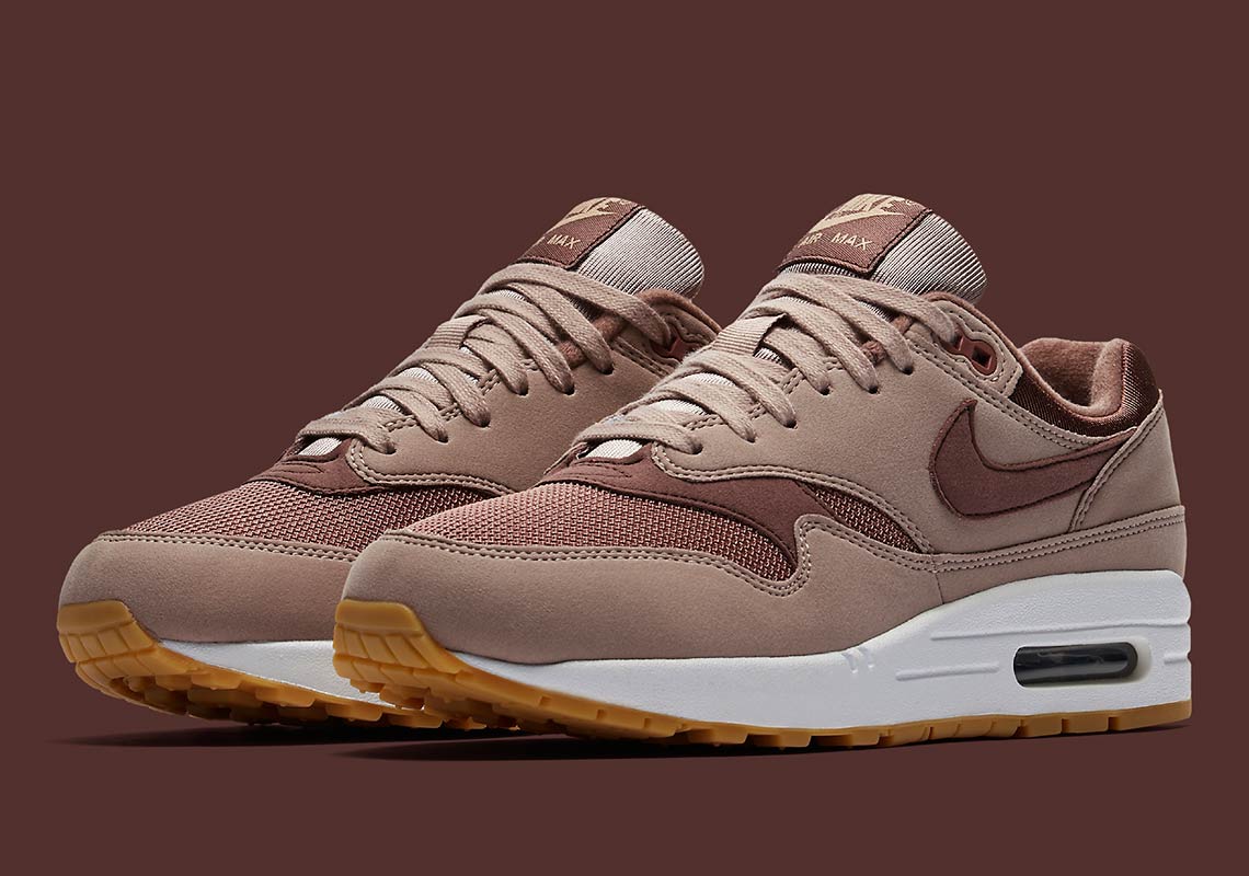 The Nike Air Max 1 For Women Debuts In "Diffused Taupe"