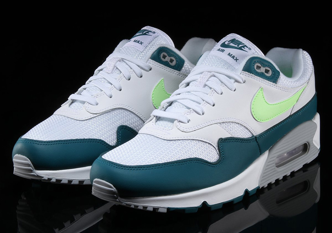 Nike Brings Back The OG "Spruce Lime" Colorway On The Air Max 90/1