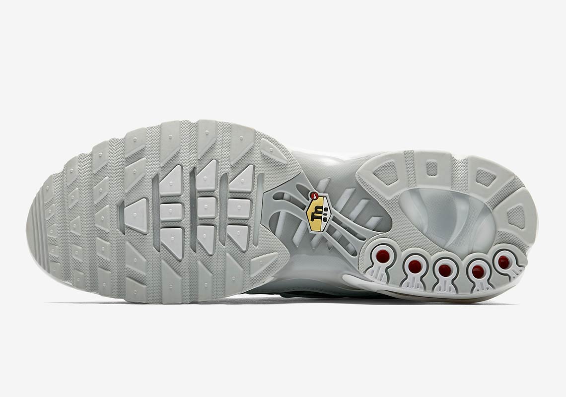 Nike Air Max Plus Mercurial Grey Black At0040 003 1