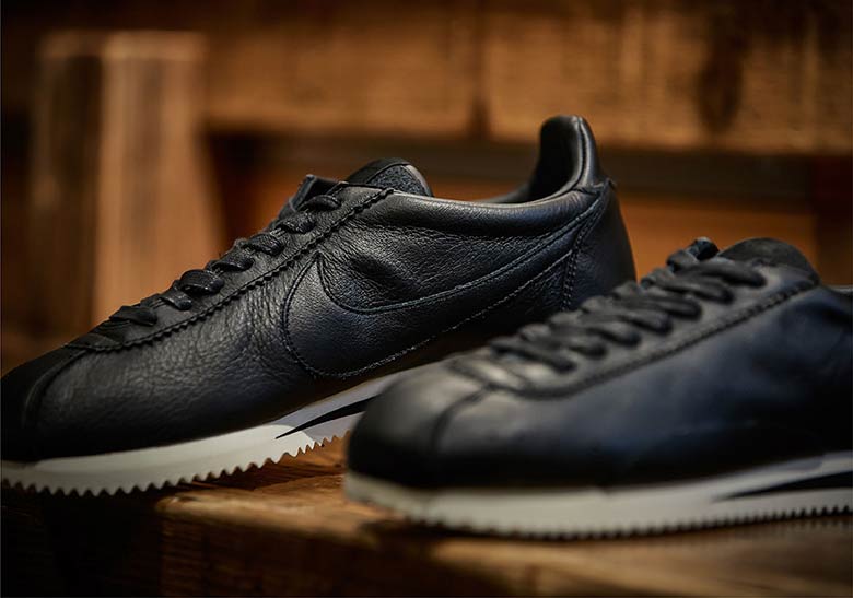 Nike Cortez Swooshless Black White 4