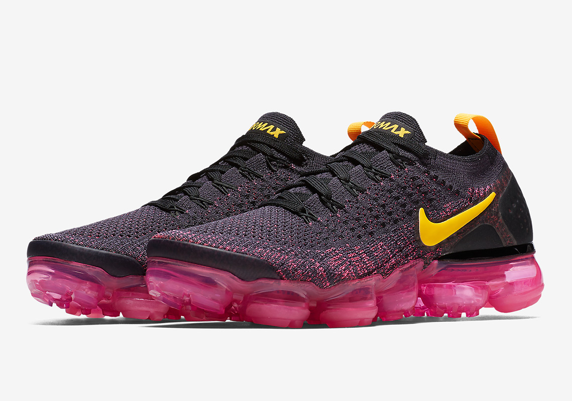 Nike Vapormax Flyknit 2 "Pink Blast" Is Arriving Soon