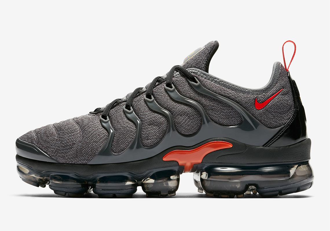 Nike Air Vapormax Plus arrives in Cool Grey and Team Orange