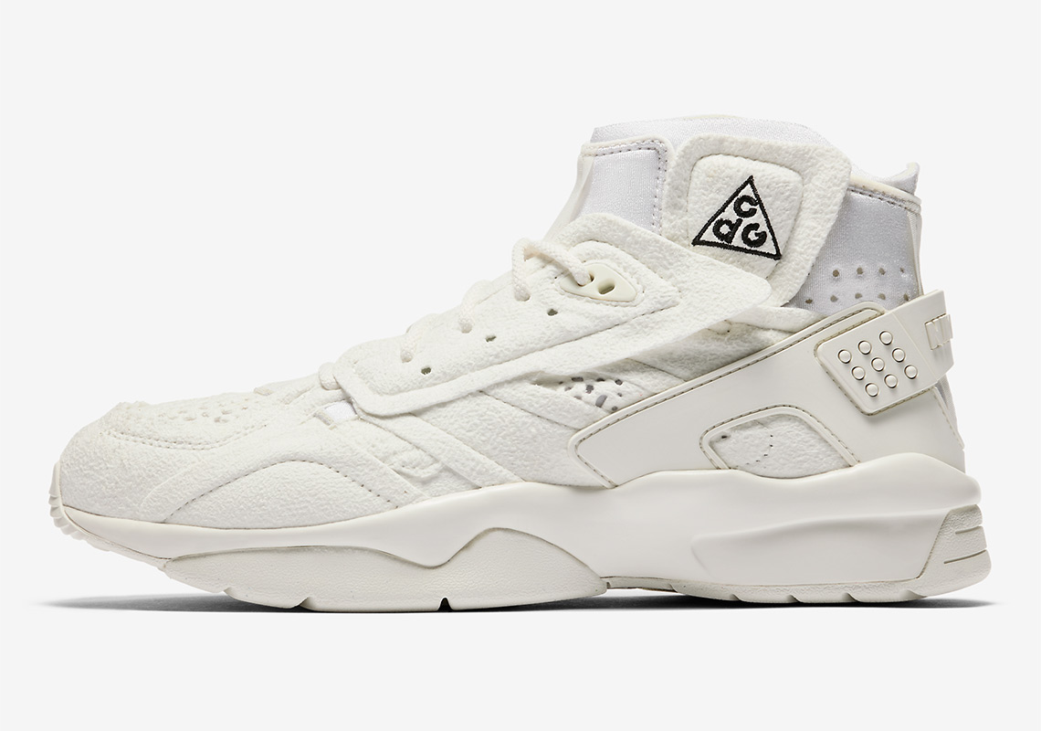 Official Images Of The COMME des Garcons x Nike Mowabb In White