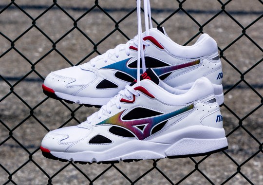 Mizuno Is Releasing The Sky Medal In Its OG Colorway