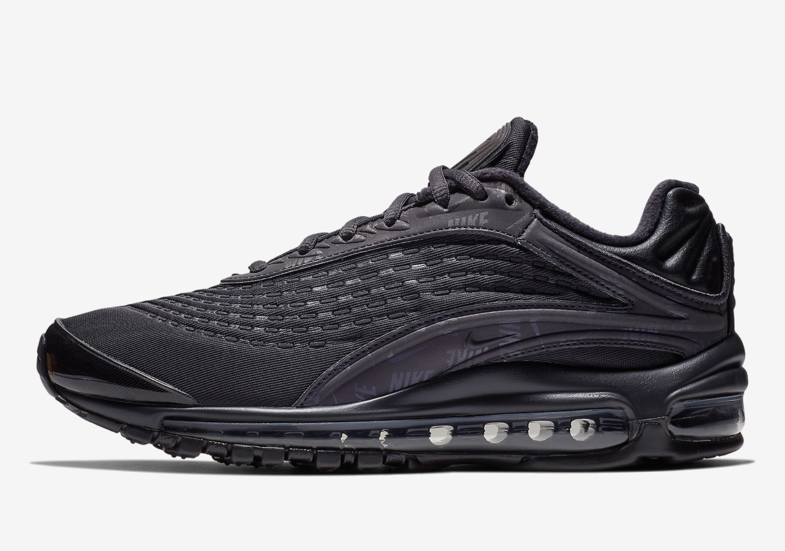 Another "Triple Black" Take On The Nike Air Max Deluxe