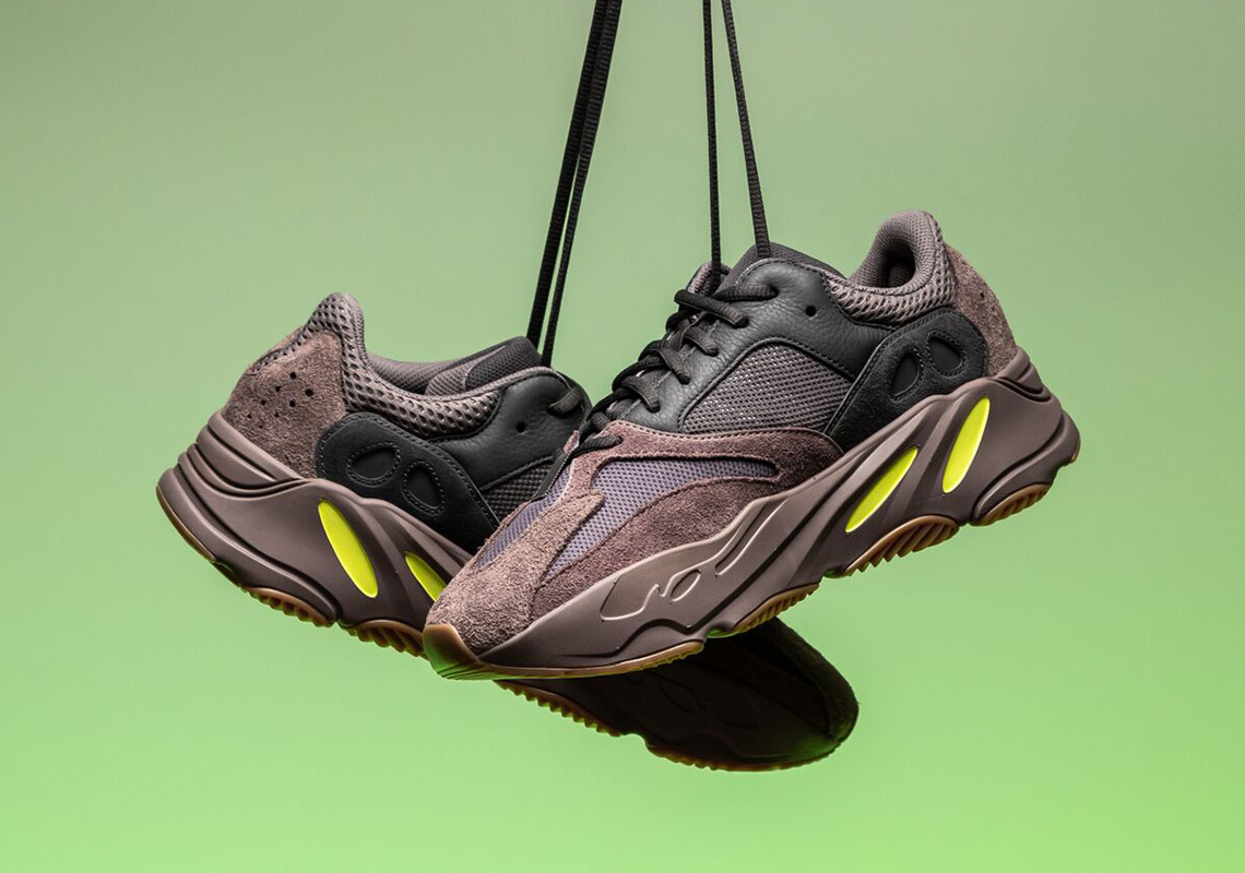 Adidas Yeezy 700 Mauve