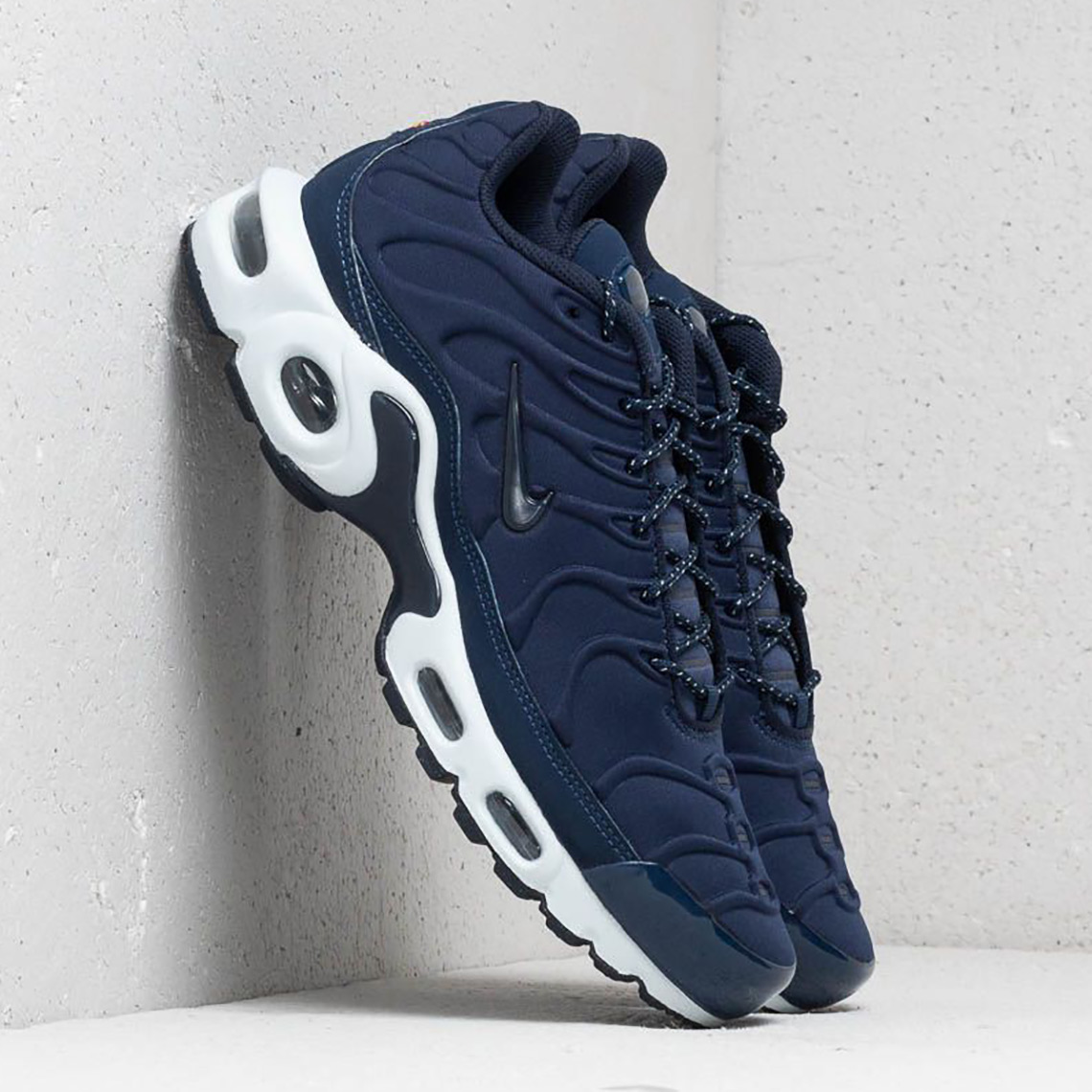 Nike Air Max Plus Midnight Navy 4