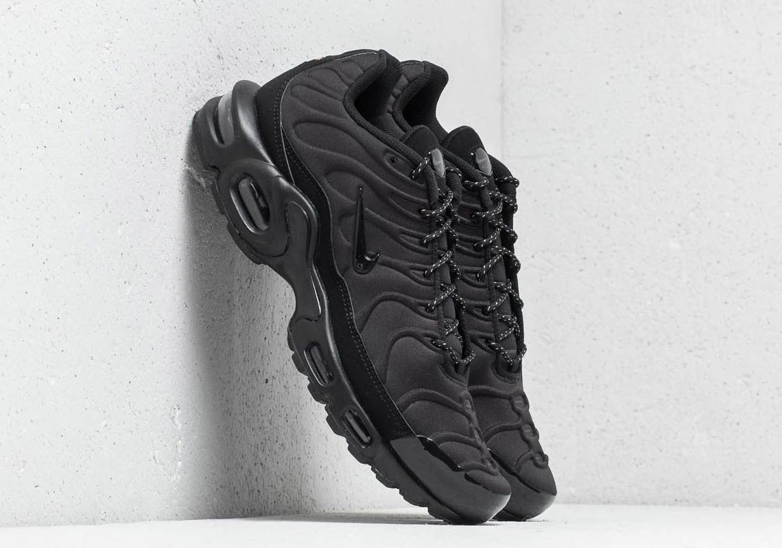 Nike Air Max Plus Se Triple Black 2