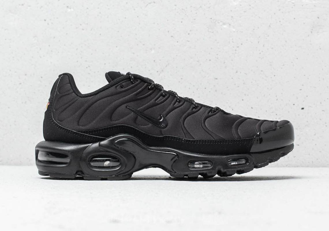 Nike Air Max Plus Se Triple Black 6