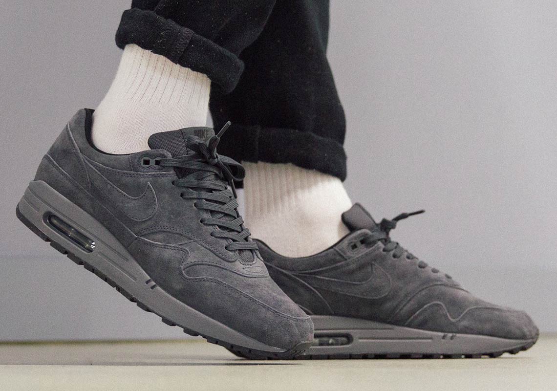 A Stealthy Nike Air Max 1 Premium "Triple Anthracite" Has Arrived