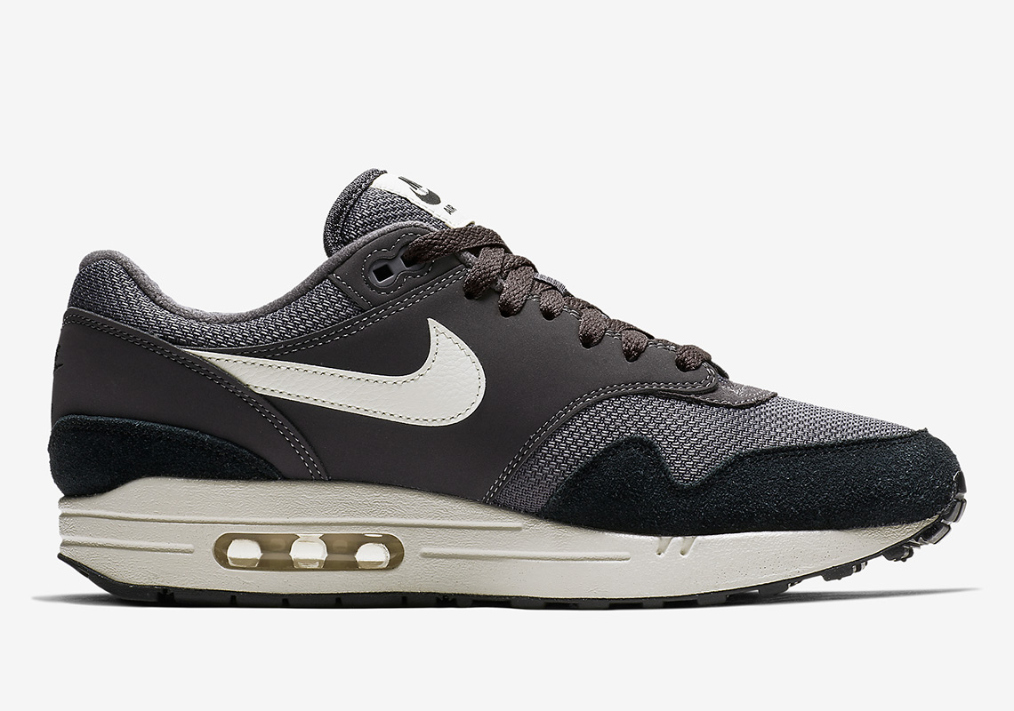 Nike Air Max 1ah8145 012 5