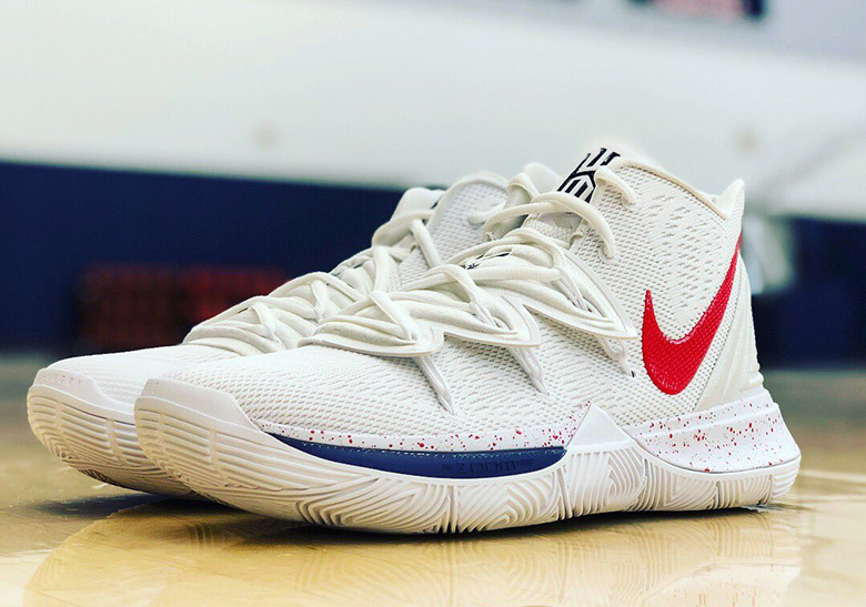 Nike Kyrie 5 Uconn 1