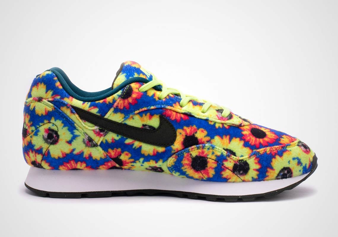 Nike Outburst Wmns Floral Aj8299 300 4