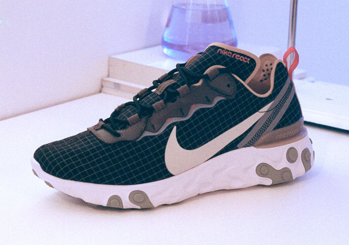 Nike React Element 55 Size Escape 1