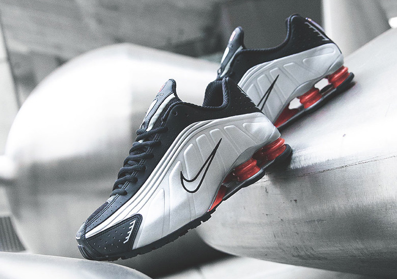 Nike Shox R4 Black Silver 2