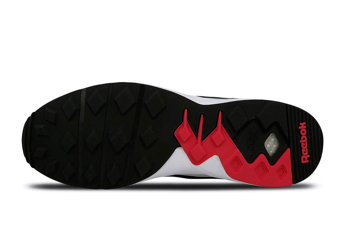 Reebok Pyro White Navy Pink 5