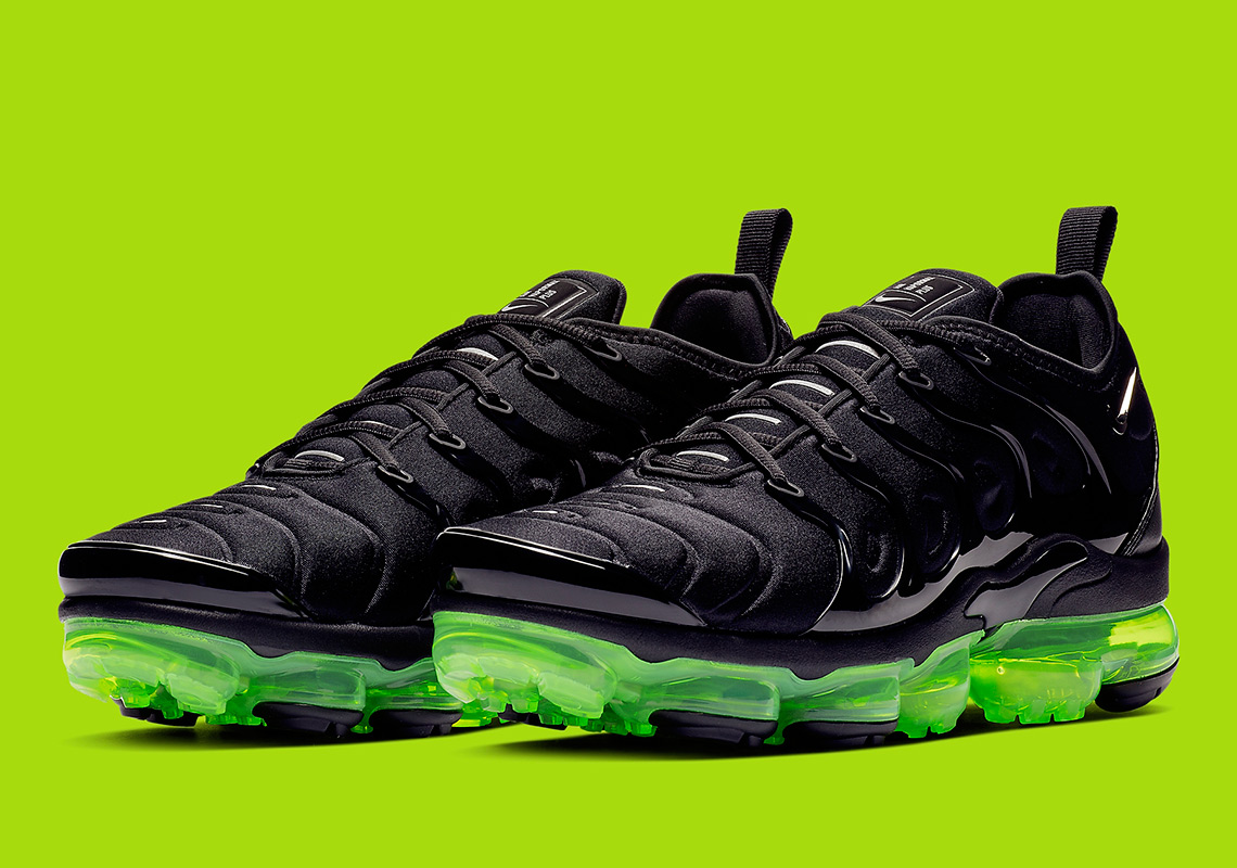 The Nike Vapormax Plus Arrives In A Sleek Black And Volt