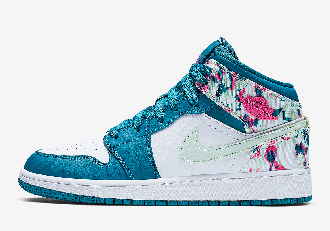 The Air Jordan 1 Mid Adds Paint Stroke Details