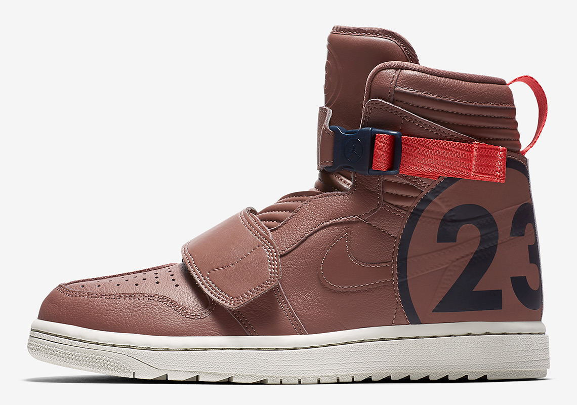 Air Jordan 1 Moto At3146 204 6