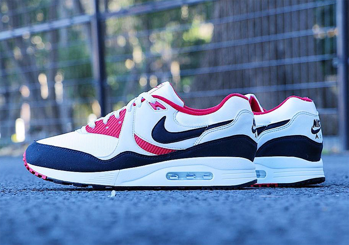 Nike Air Max Light Ao8285 101 3