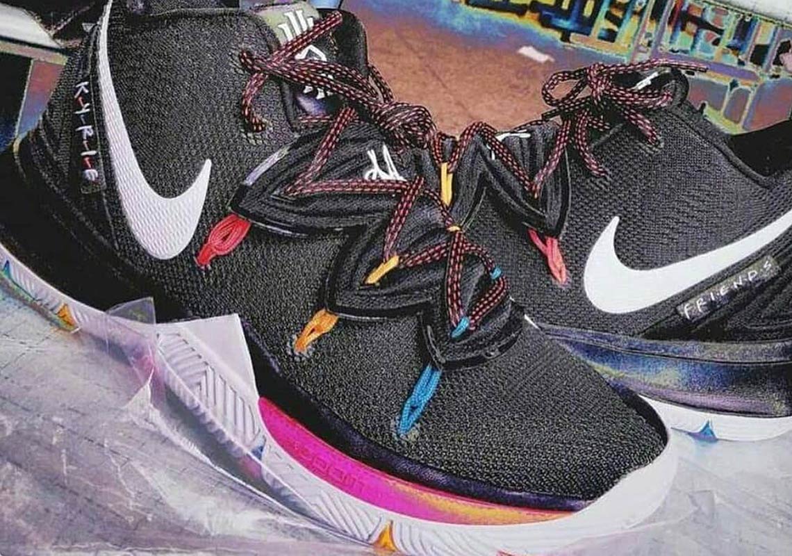 Nike Kyrie 5 Friends 3