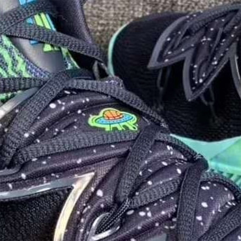 Nike Kyrie 5 Ufo 1