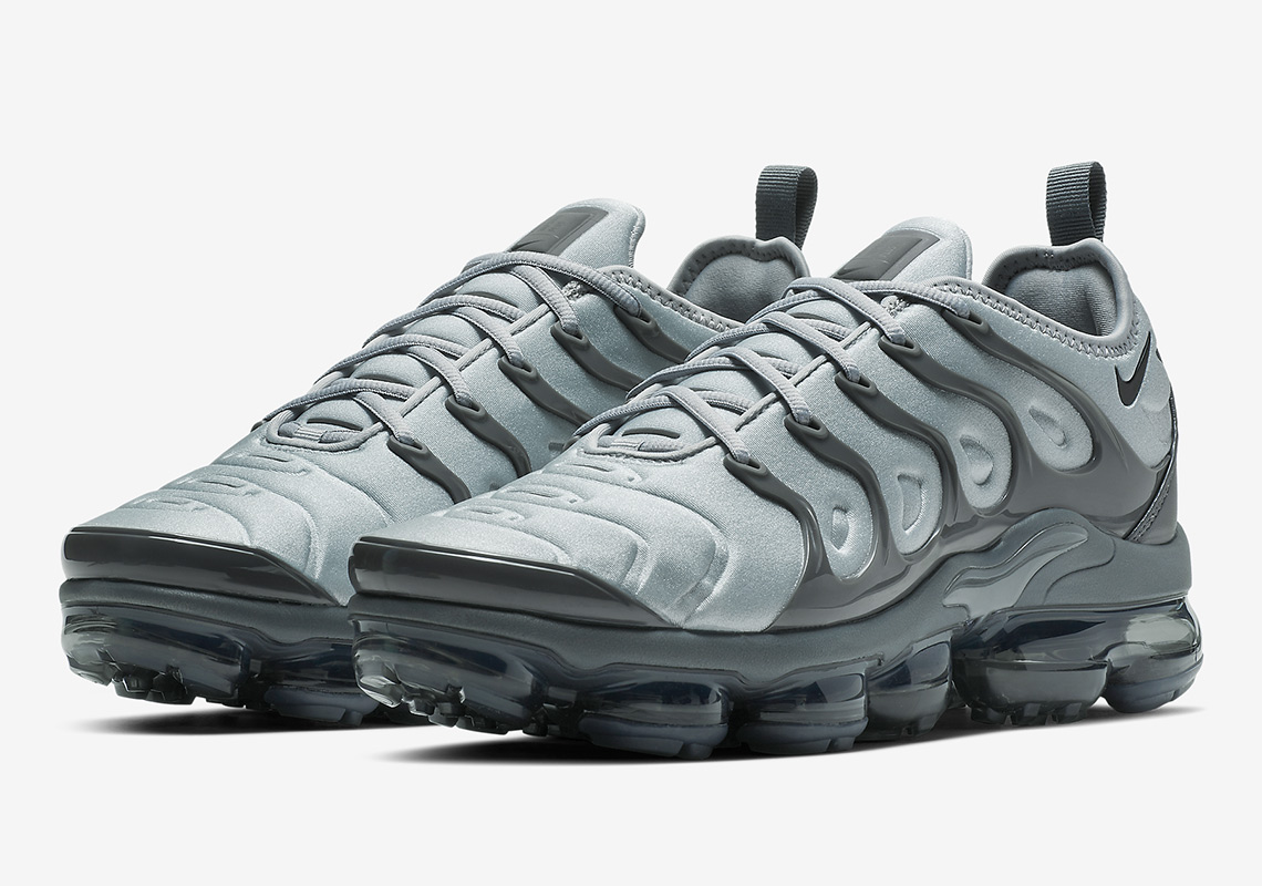 Nike Vapormax Plus "Wolf Grey" Drops On February 1st