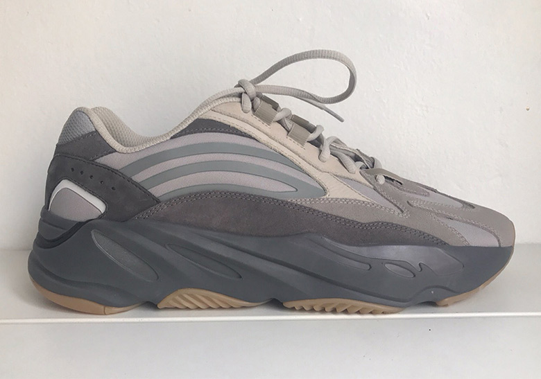 Yeezy 700 Tephra