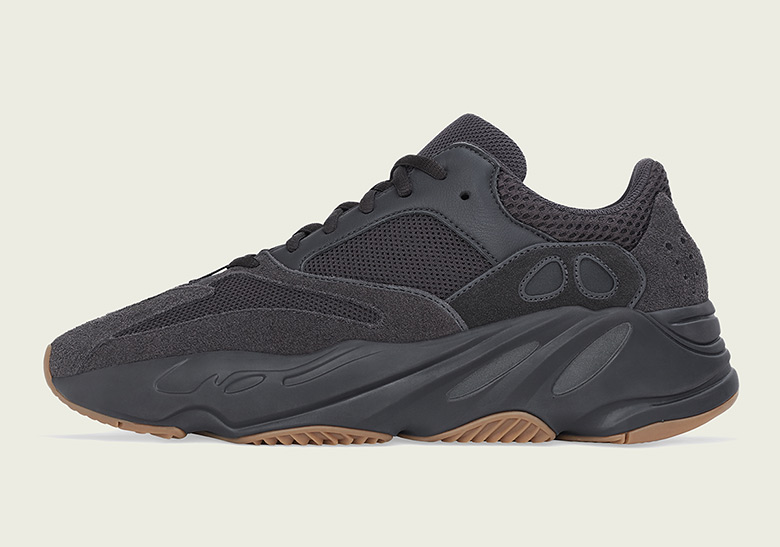 Yeezy Utility Black 700 1