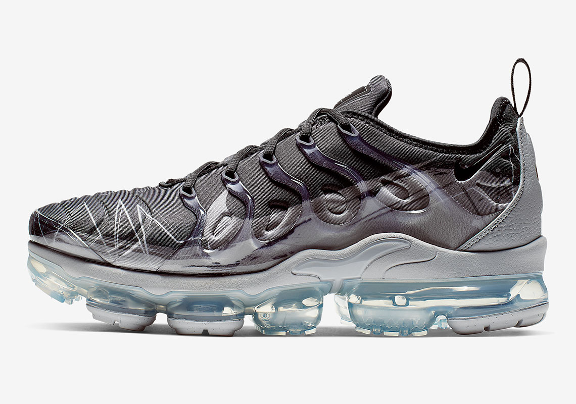 Nike Adds An Oversized Swoosh To The Vapormax Plus