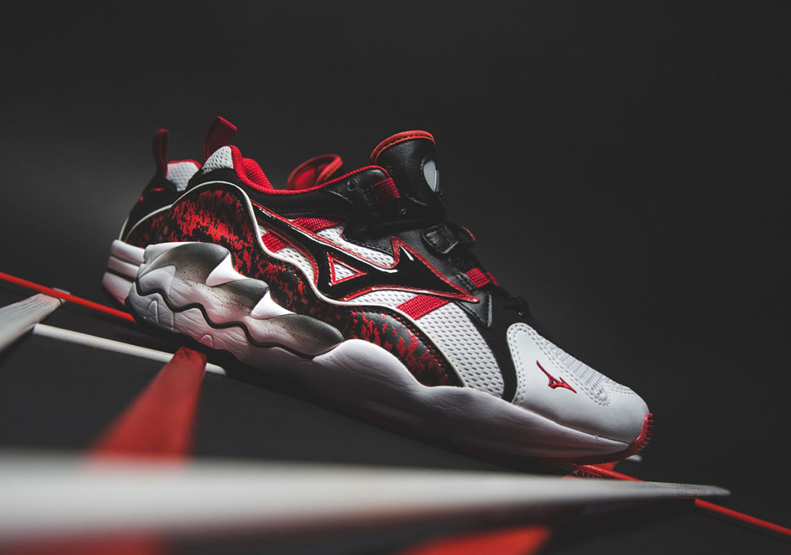 The Mizuno Wave Rider 1 "Splatter" Pack Offers Up Two Color Options