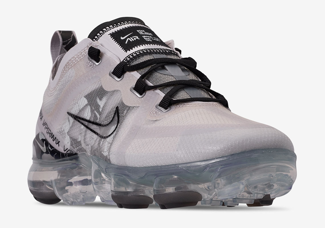 This Women's Nike Vapormax 2019 Features Illustrations On The Midfoot