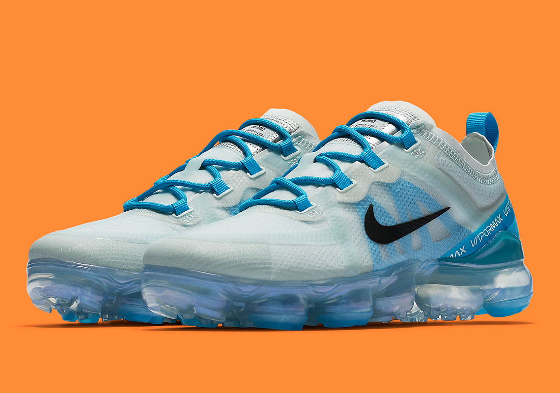 Nike Pairs A Muted Barely Grey With Blue On The Vapormax 2019