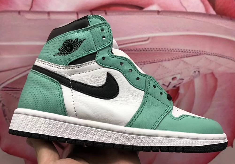 Air Jordan 1 Womens Teal Pink 4