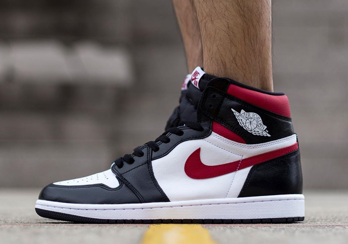 On-Foot Look At The Upcoming Air Jordan 1 Retro High OG "Black/Gym Red"