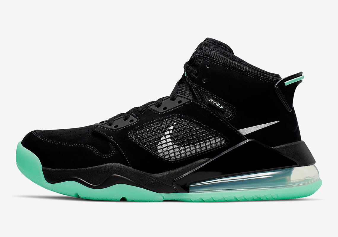 Jordan Mars 270 Black Green Glow Cd7070 003 5