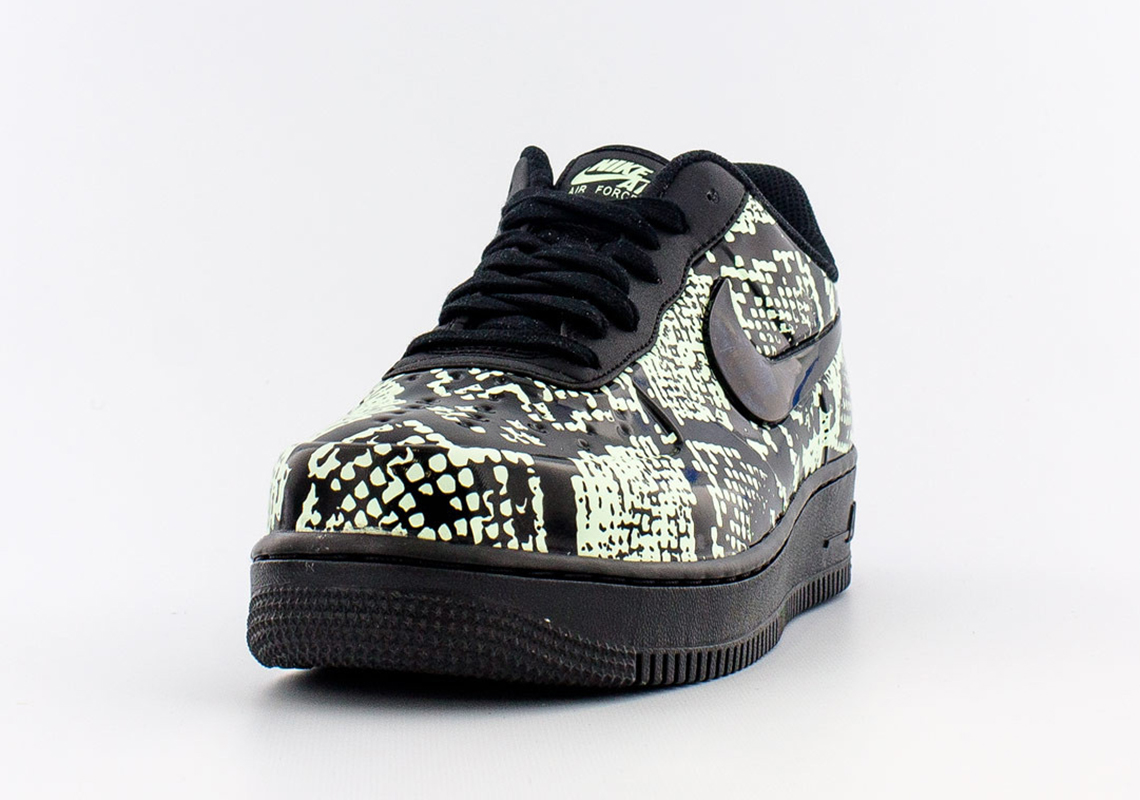 Nike Air Force 1 Foamposite Snakeskin Aj3664 300 3