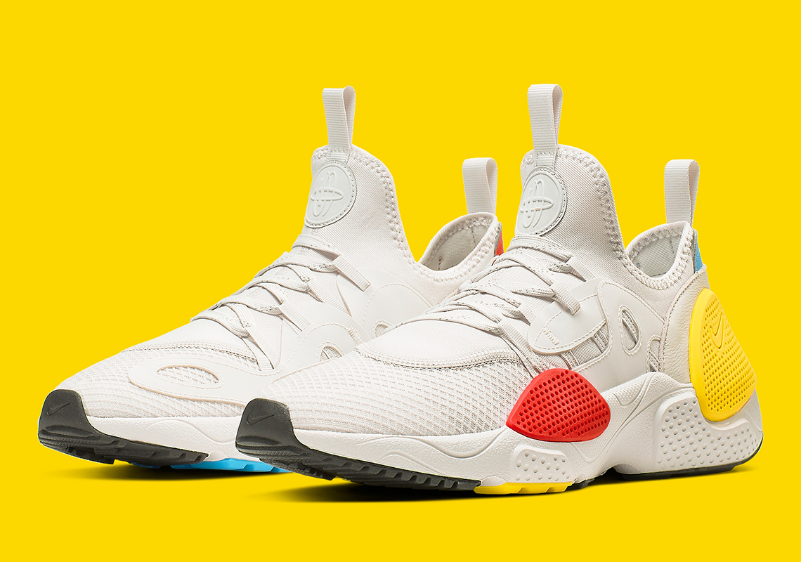 Vibrant Accents Descend On The Nike Huarache E.D.G.E.