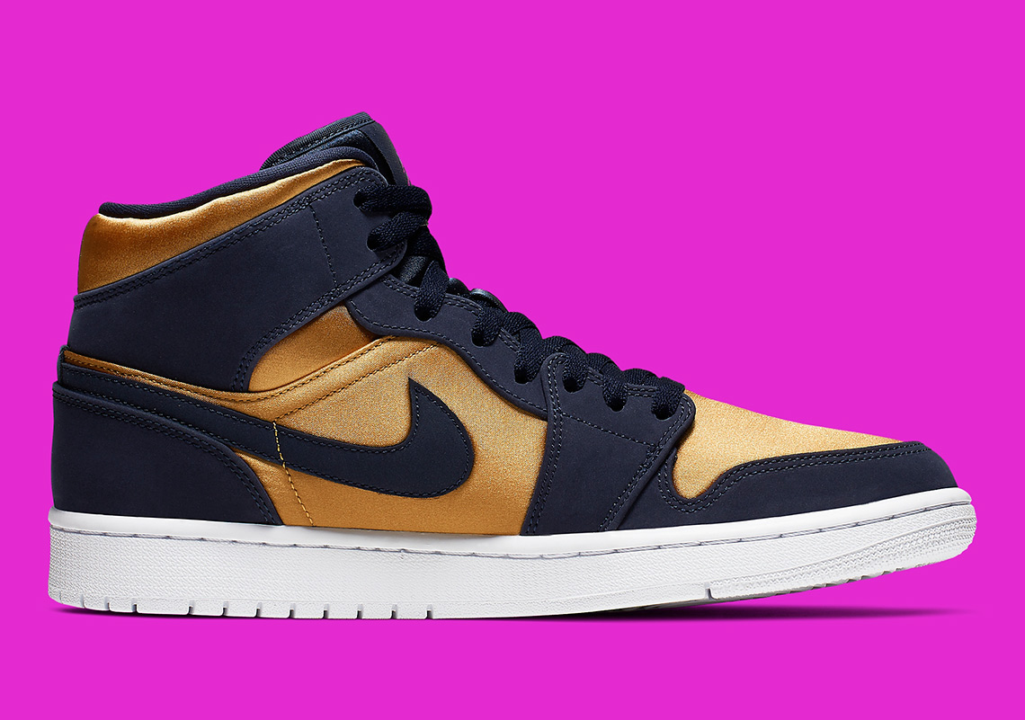 Air Jordan 1 Mid Se Premium Navy Gold 852542 401 1