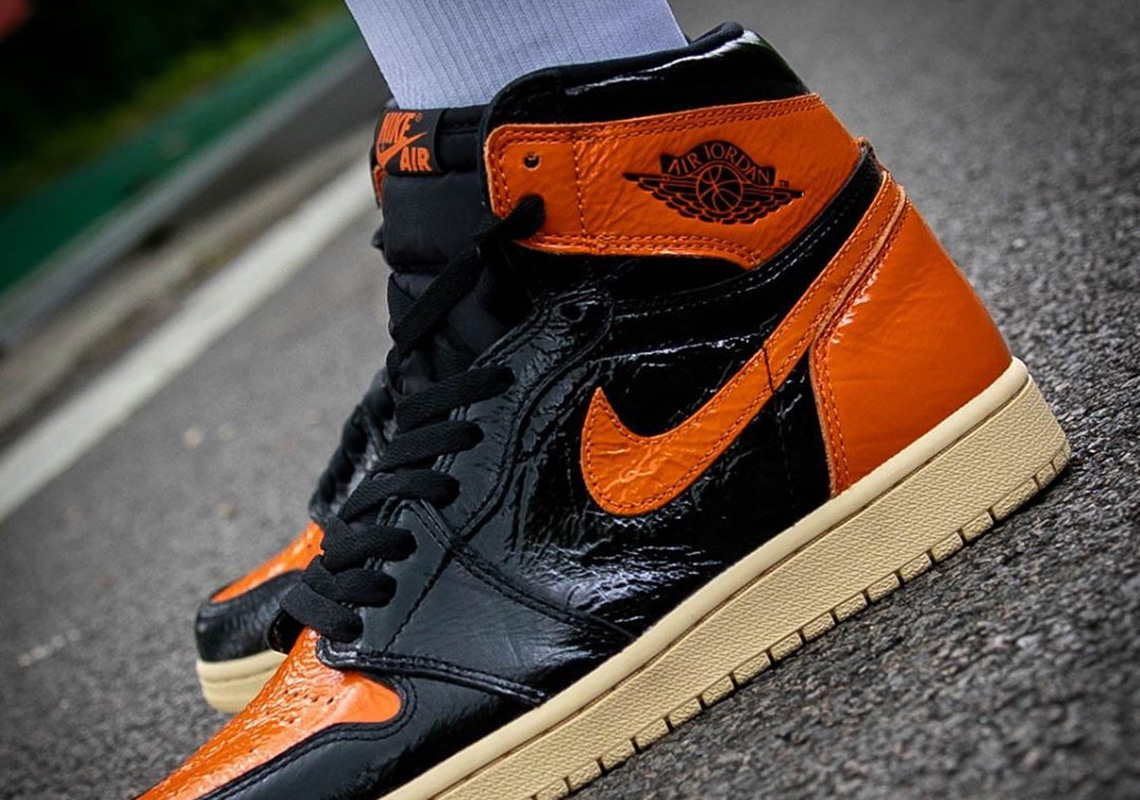 Air Jordan 1 Shattered Backboard 555088 028 1