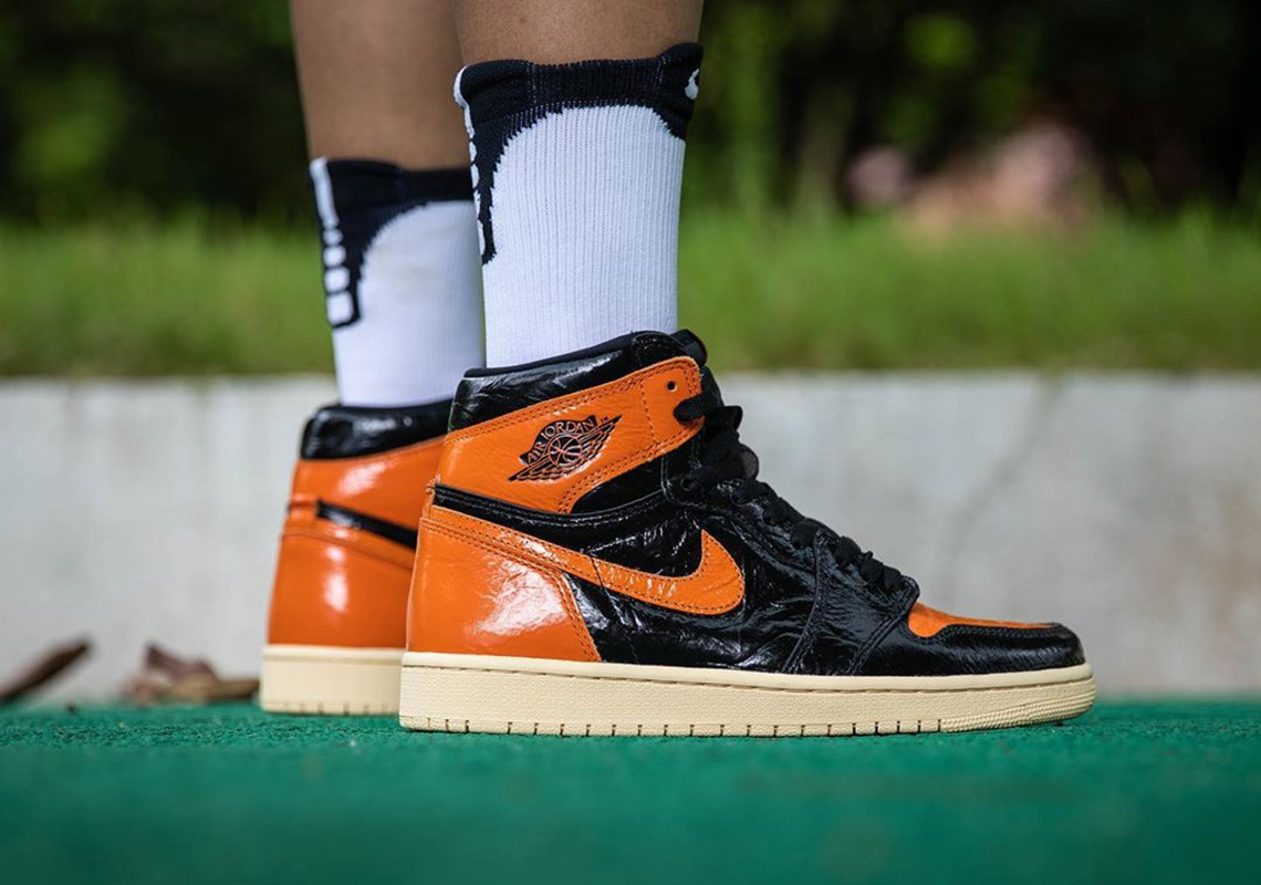 Air Jordan 1 Shattered Backboard 555088 028 2