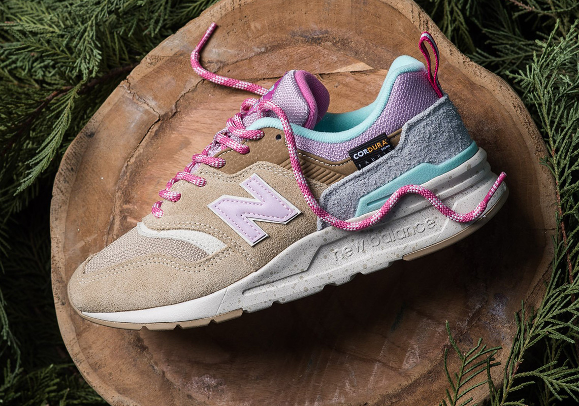 New Balance Wmns Outdoors Pack 997 Tan 1