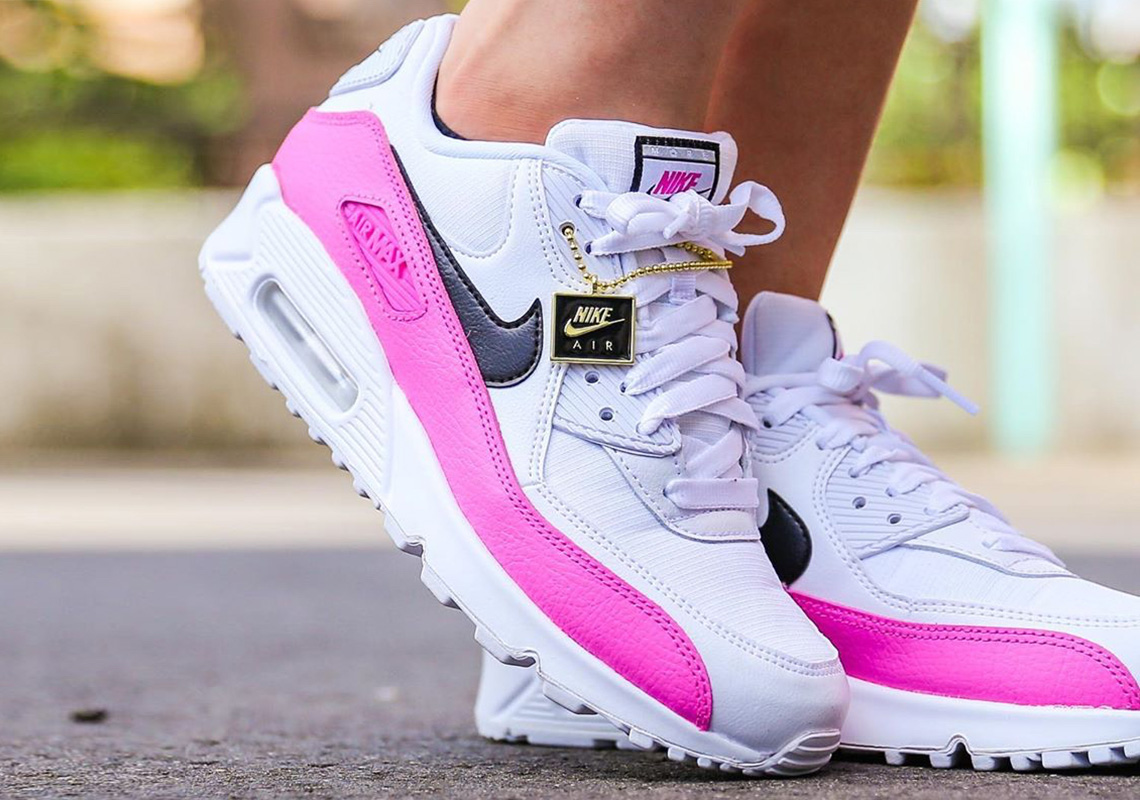 The Nike Air Max 90 "China Rose" Comes With A Logo Pendant