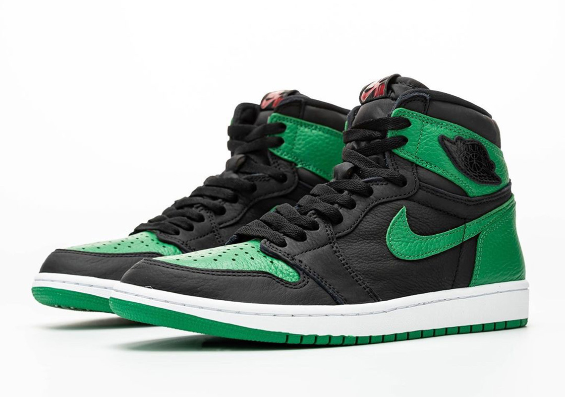 Air Jordan 1 High Og Pine Green 555088 030 1