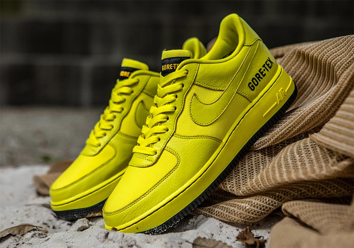 Nike Air Force 1 Low Goretex Yellow Black 2