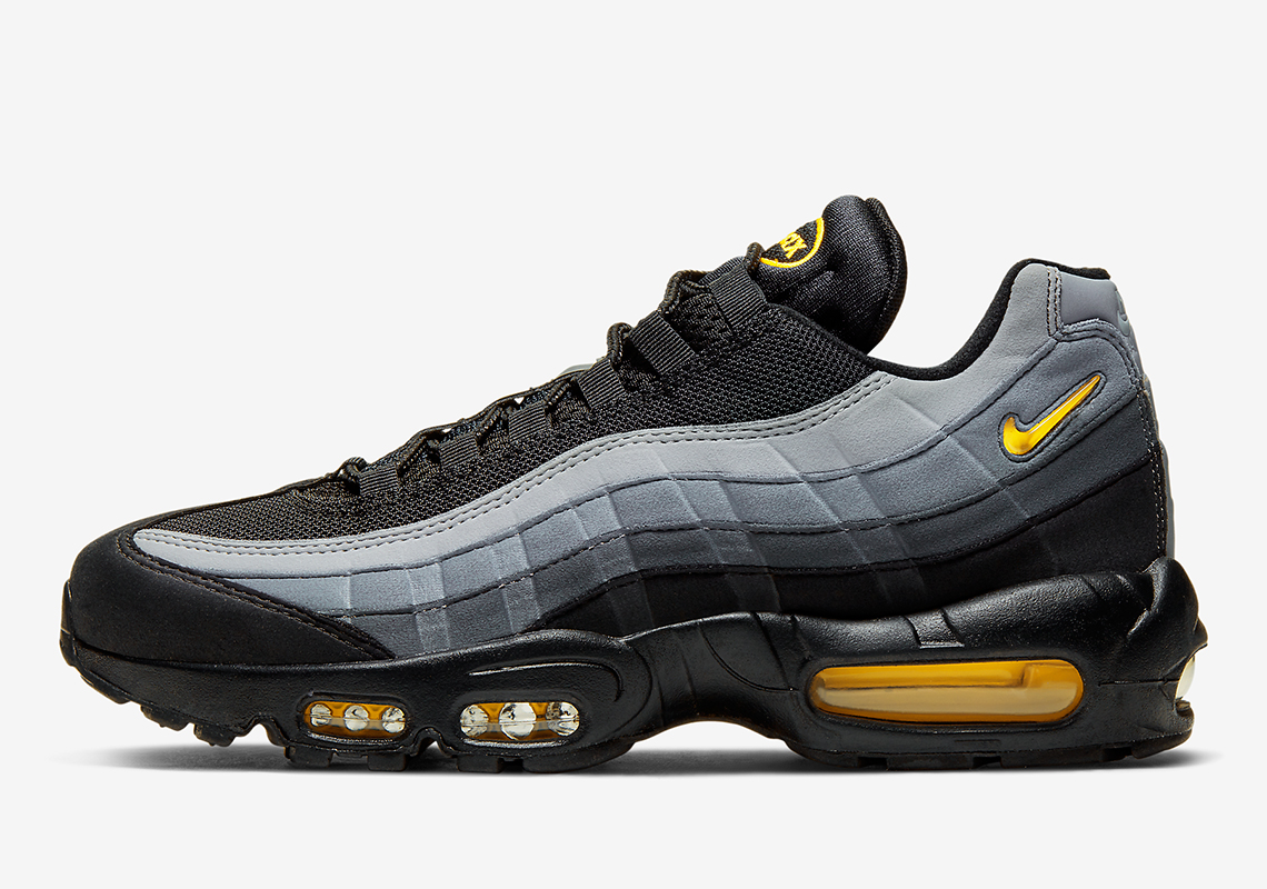 The Nike Air Max 95 Jewel Returns In Classic "Batman" Colors